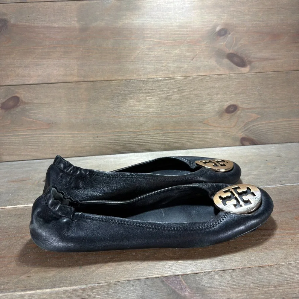Tory Burch Minnie Womens size 9 shoes Black Leather Gold Logo Ballet flats